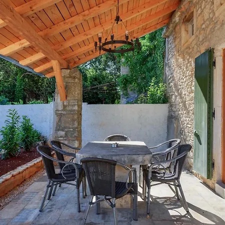 בית נופש Villa Alina *