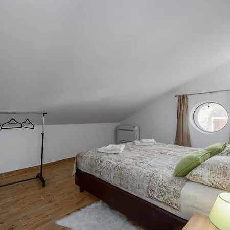 בית נופש Villa Alina *